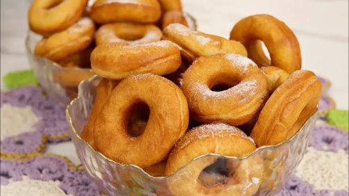 Rosquinha assada ou frita de padaria